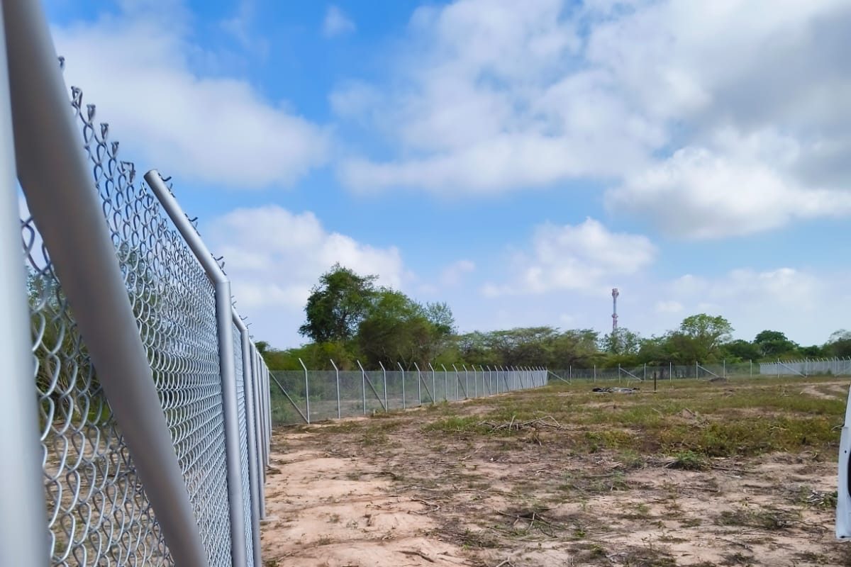 Cerramiento perimetral terminado en el Parque Solar La Unión